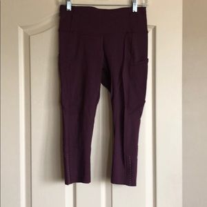 VEUC Lululemon Fast and Free Crops, size 8